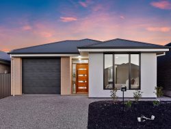 29 Twilight Ave, Port Noarlunga South SA 5167, Australia
