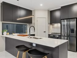 29 Twilight Ave, Port Noarlunga South SA 5167, Australia