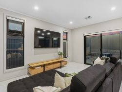 29 Twilight Ave, Port Noarlunga South SA 5167, Australia