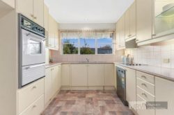 6 Valley View Ct, Glen Waverley VIC 3150, Australia
