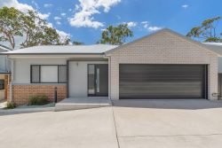 Unit 17/235 Warners Bay Rd, Mount Hutton NSW 2290, Australia