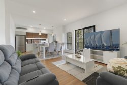 Unit 17/235 Warners Bay Rd, Mount Hutton NSW 2290, Australia