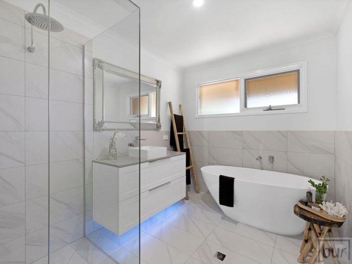 142 Whittaker Ln, Howlong NSW 2643, Australia