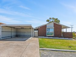 26 Denby Cl, Christie Downs SA 5164, Australia