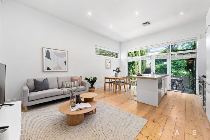 22 Bangalore St Kensington VIC 3031, Australia