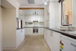10 Banksia Cres, Karabar NSW 2620, Australia