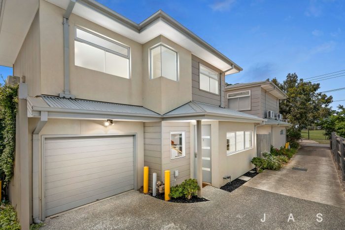 Unit 2/19 Basil St Newport VIC 3015, Australia