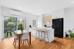 Unit 2/19 Basil St Newport VIC 3015, Australia