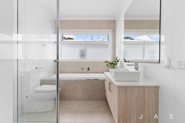 Unit 2/19 Basil St Newport VIC 3015, Australia