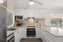 6 Boronia Ave, Woy Woy NSW 2256, Australia