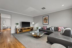 6 Browder Dr, Seville Grove WA 6112, Australia