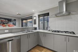 6 Browder Dr, Seville Grove WA 6112, Australia