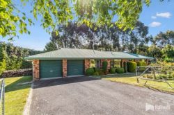 1 Camborne Dr, Acacia Hills TAS 7306, Australia