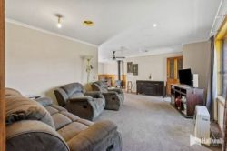 1 Camborne Dr, Acacia Hills TAS 7306, Australia
