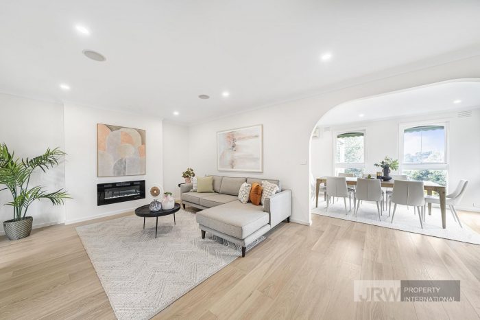 43 Cambrian Cres, Wheelers Hill VIC 3150, Australia