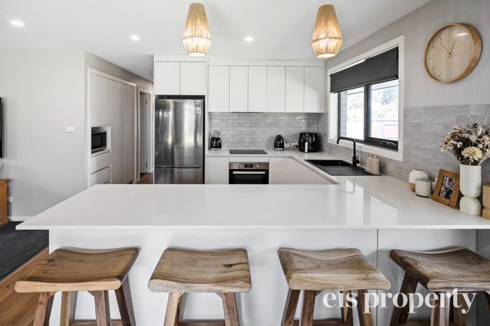 5 Challis Cres, Deep Bay TAS 7112, Australia