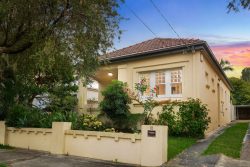 18 Lloyd St, Bexley NSW 2207, Australia