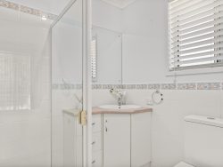 4 Chynoweth Ave, Hackham SA 5163, Australia