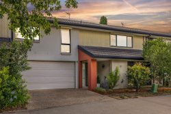 Unit 19/9 Coral Dr, Jerrabomberra NSW 2619, Australia