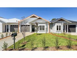 4 Crestwood Dr, Goulburn NSW 2580, Australia