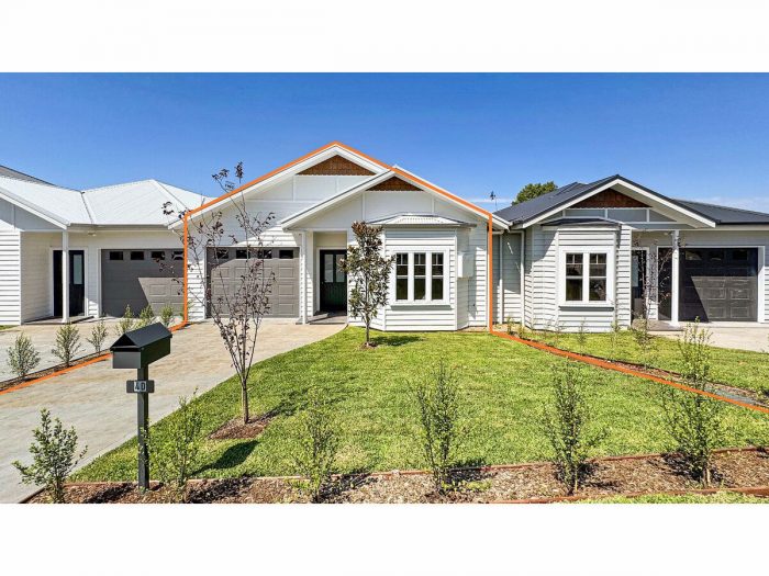 4 Crestwood Dr, Goulburn NSW 2580, Australia