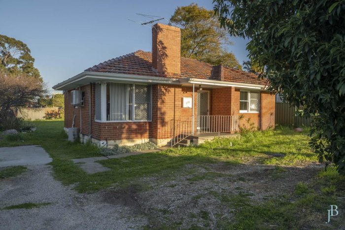 338 Fulham St, Cloverdale WA 6105, Australia