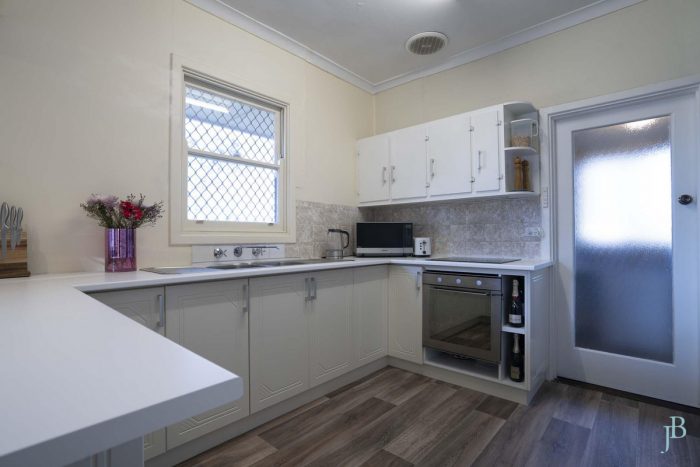 338 Fulham St, Cloverdale WA 6105, Australia