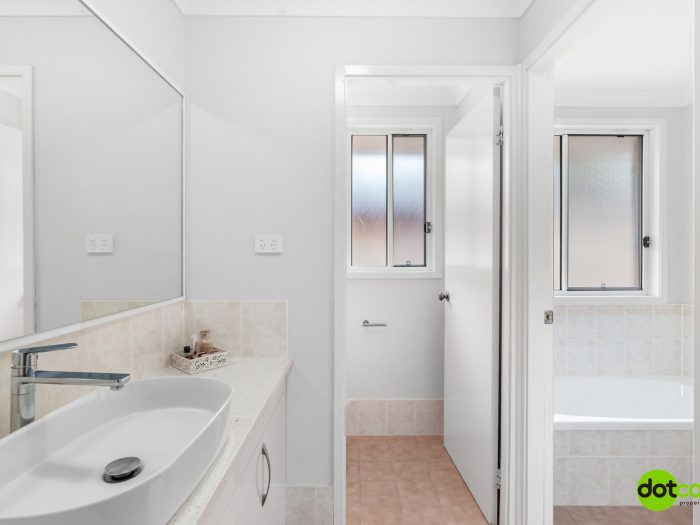 19 Ebony Dr, Hamlyn Terrace NSW 2259, Australia