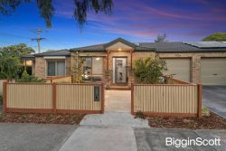 Unit 2/27 Deane St, Frankston VIC 3199, Australia
