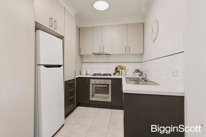 Unit 2/27 Deane St, Frankston VIC 3199, Australia