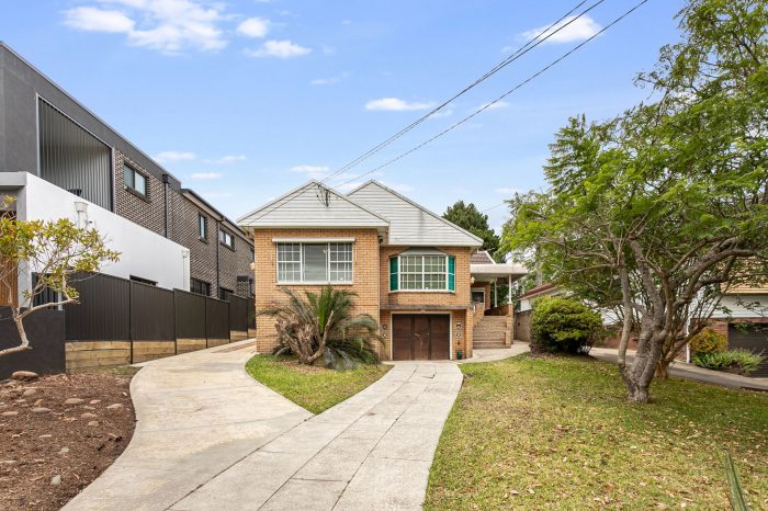 12 Elwin St, Peakhurst NSW 2210, Australia