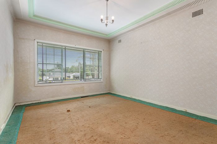 12 Elwin St, Peakhurst NSW 2210, Australia