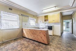 12 Elwin St, Peakhurst NSW 2210, Australia