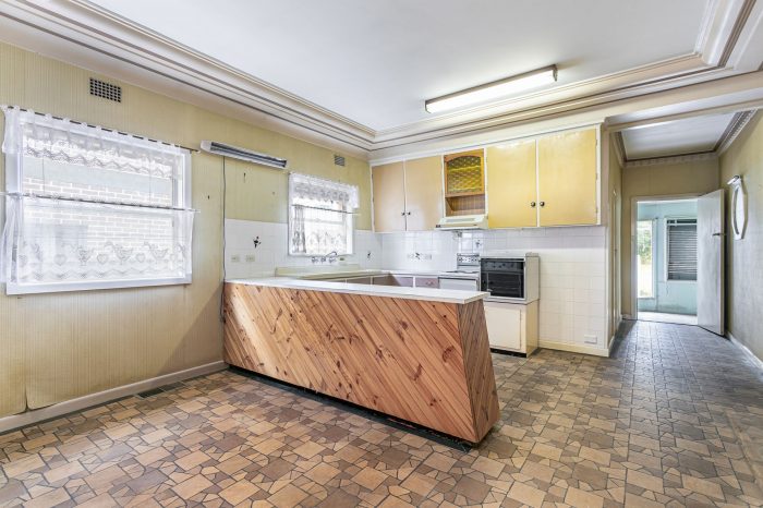 12 Elwin St, Peakhurst NSW 2210, Australia