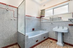 12 Elwin St, Peakhurst NSW 2210, Australia