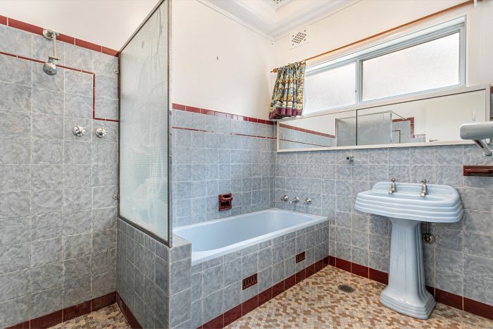 12 Elwin St, Peakhurst NSW 2210, Australia