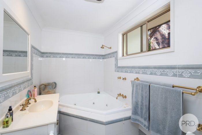 15 Flannel Flower Fairway, Shoal Bay NSW 2315, Australia