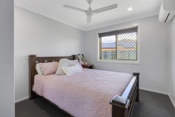 98 Emperor Dr, Andergrove QLD 4740, Australia