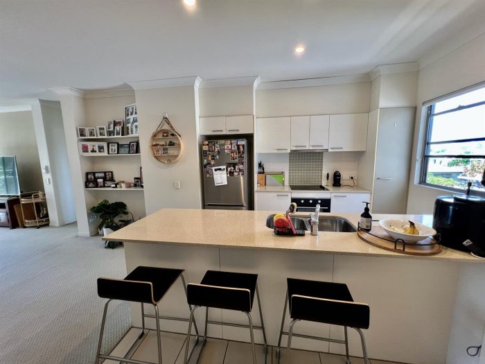 9/12-18 Bayview St Runaway Bay QLD 4216, Australia