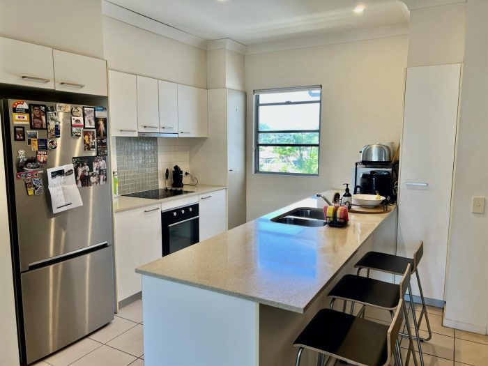 9/12-18 Bayview St Runaway Bay QLD 4216, Australia
