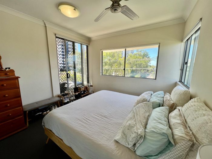 9/12-18 Bayview St Runaway Bay QLD 4216, Australia
