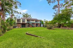 18 Golding Grove, Wyong NSW 2259, Australia