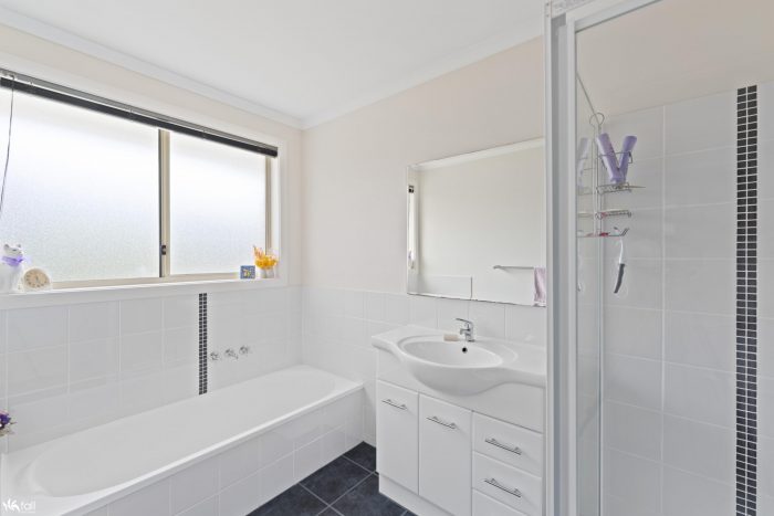 Unit 5/26 Henty Cl, Old Beach TAS 7017, Australia