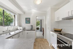 20 Hillside Dr, Blackmans Bay TAS 7052, Australia