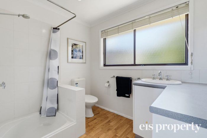 20 Hillside Dr, Blackmans Bay TAS 7052, Australia