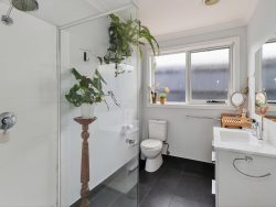 2 Singleton Ct, Warrnambool VIC 3280, Australia