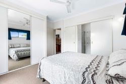 32 Honiton St, Torquay QLD 4655, Australia