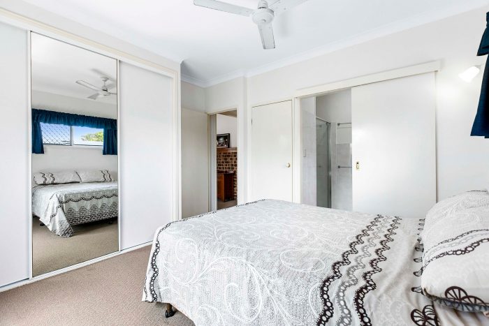 32 Honiton St, Torquay QLD 4655, Australia