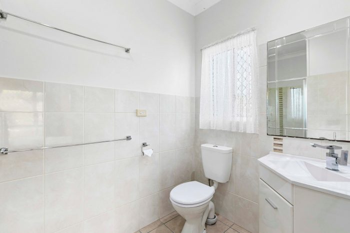 32 Honiton St, Torquay QLD 4655, Australia