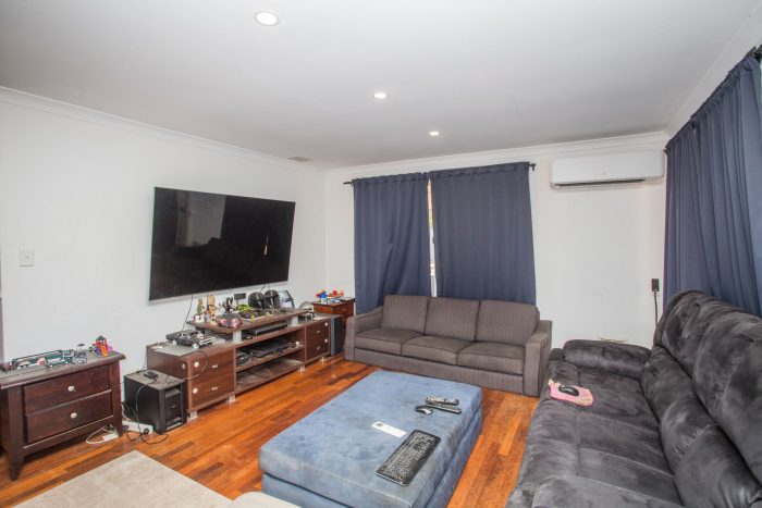 7 Benia Rise, Alexander Heights WA 6064, Australia